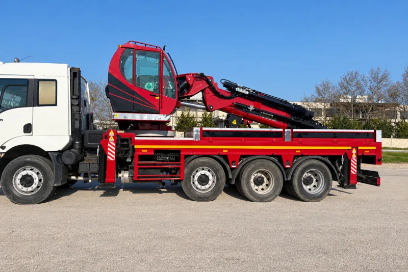 55 ton kabinli kamyon üstü vinç — bitmiş ürün