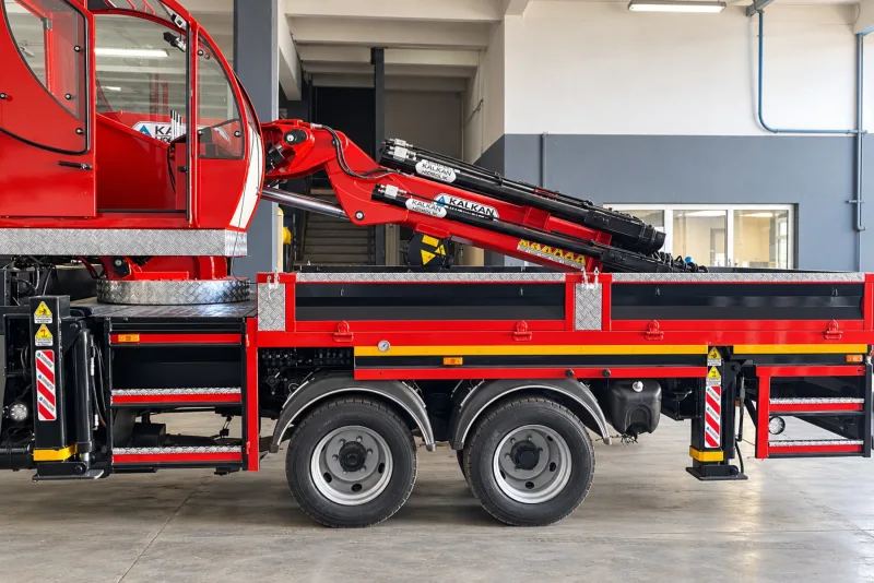 13 ton katlanır bomlu kamyon vinci — bitmiş ürün